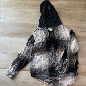 American Eagle Outfitters Black and White Plaid Button Down Shirt